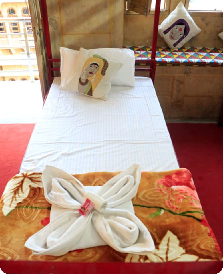 bunk-bed-dormitory-hotel-murad-haveli-in-jaisalmer