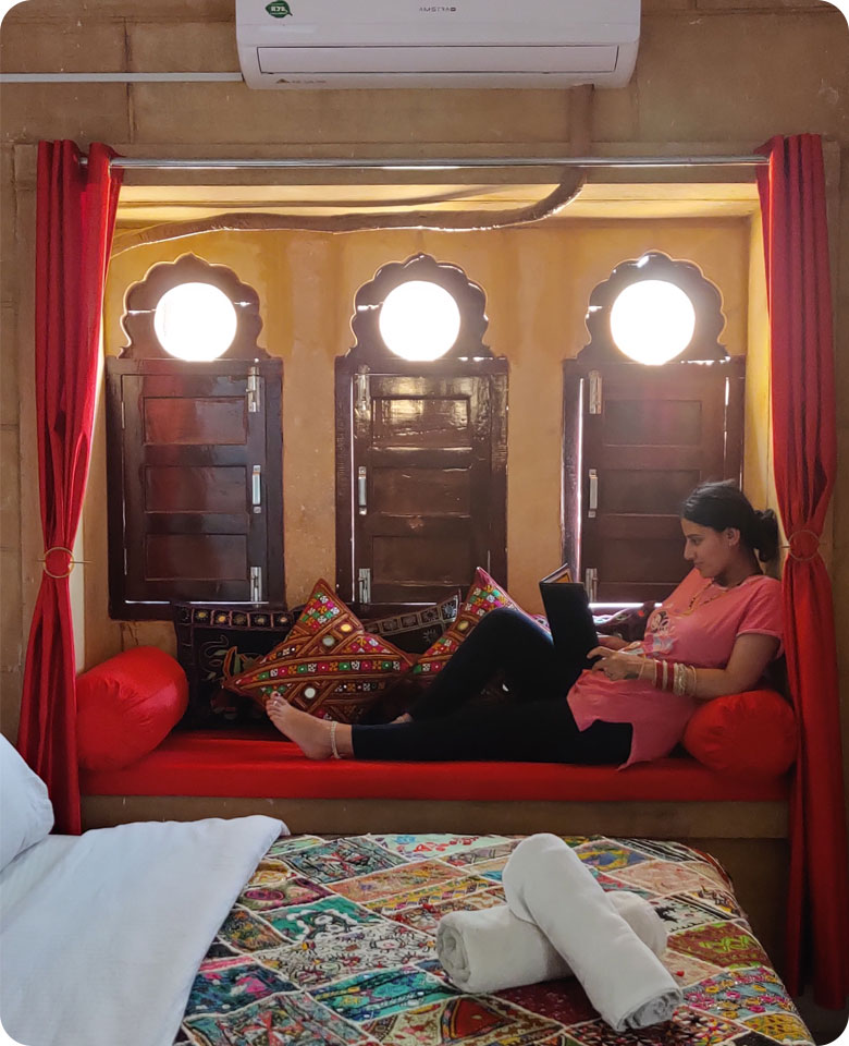 deluxe-room-in-hotel-murad-haveli-jaisalmer